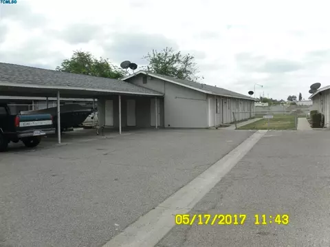 1621 E Douglas Ave, Visalia, CA 93292 photo 1