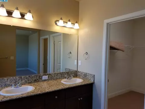 1322 Brightside, Tulare, CA 93274 photo 9