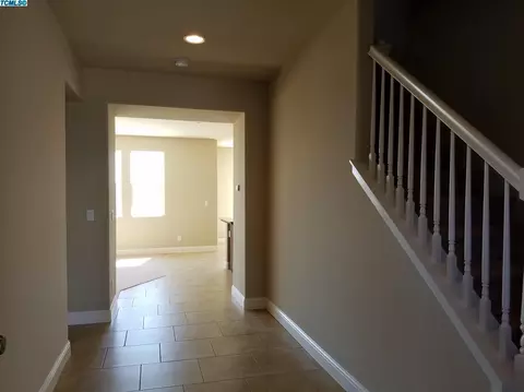 1322 Brightside, Tulare, CA 93274 photo 2