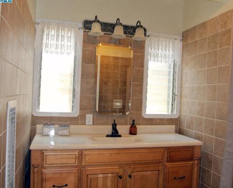 708 E Chestnut St, Exeter, CA 93221 photo 41