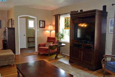 708 E Chestnut St, Exeter, CA 93221 photo 5