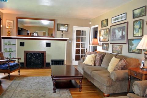 708 E Chestnut St, Exeter, CA 93221 photo 3