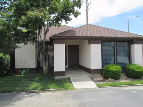 504 E Prosperity Ave, Tulare, CA 93274 photo 1