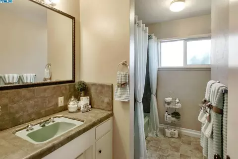 3100 E Meadow Ave, Visalia, CA 93292 photo 9