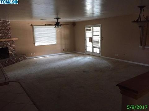 1253 Cedar Ln, Lemoore, CA 93245 photo 3