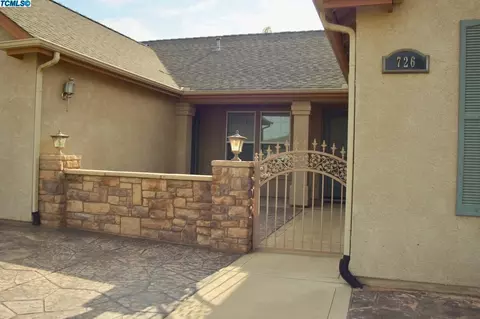 726 Oxford St, Exeter, CA 93221 photo 3