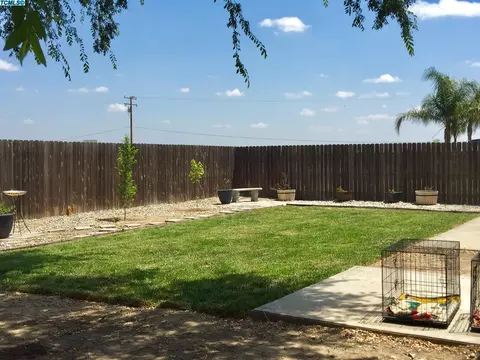 1354 E Myrtle St, Hanford, CA 93230 photo 11