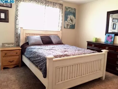 1354 E Myrtle St, Hanford, CA 93230 photo 8