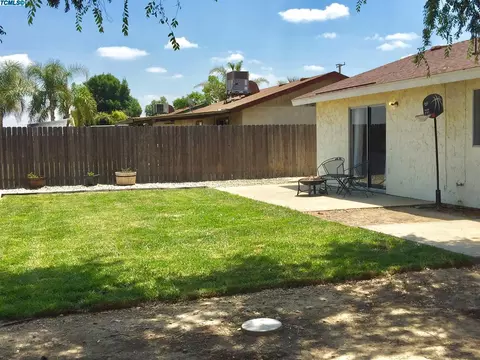 1354 E Myrtle St, Hanford, CA 93230 photo 10