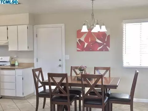 1354 E Myrtle St, Hanford, CA 93230 photo 6