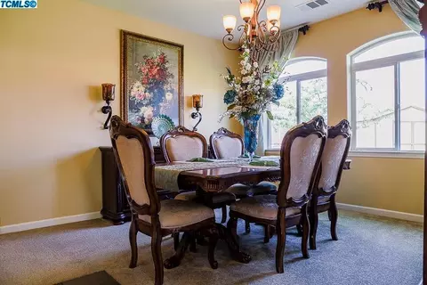 1870 Silverlake Pl, Tulare, CA 93274 photo 14