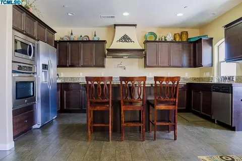 1870 Silverlake Pl, Tulare, CA 93274 photo 9