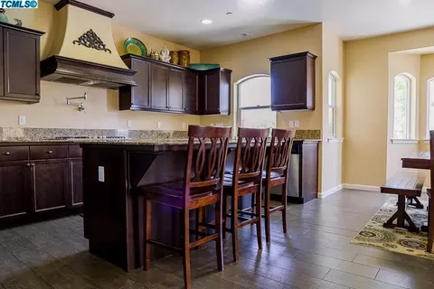 1870 Silverlake Pl, Tulare, CA 93274 photo 10