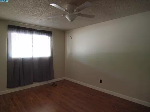 527 W Chestnut St, Exeter, CA 93221 photo 7