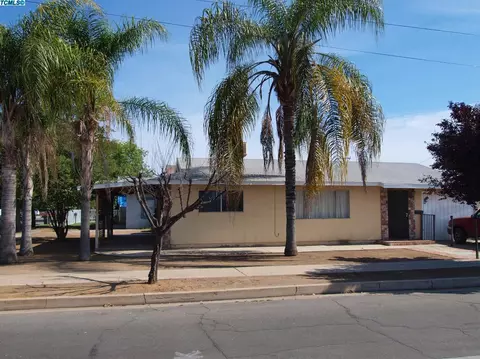 527 W Chestnut St, Exeter, CA 93221 photo 2