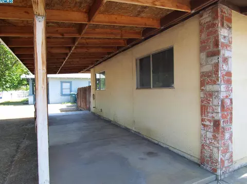 527 W Chestnut St, Exeter, CA 93221 photo 6