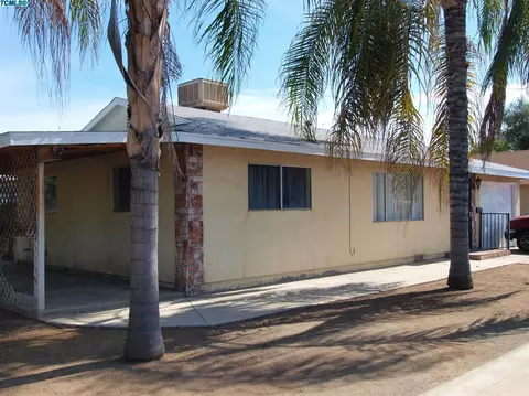 527 W Chestnut St, Exeter, CA 93221 photo 4