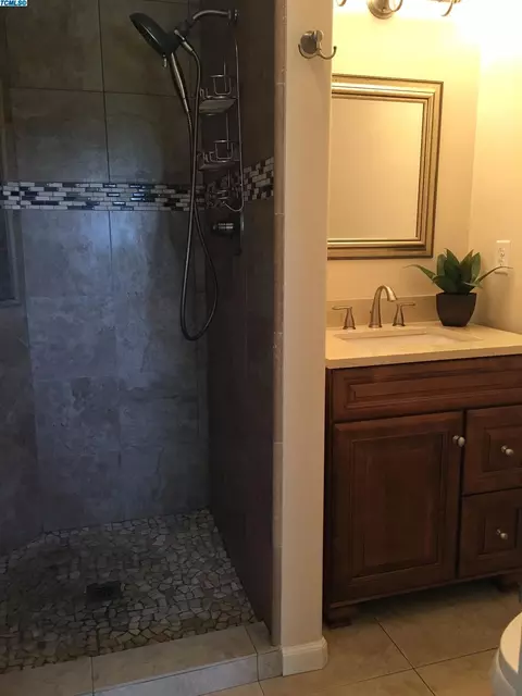 956 E Lyndale Ave, Tulare, CA 93274 photo 13