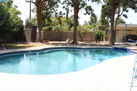 159 E Prosperity Ave, Tulare, CA 93274 photo 21