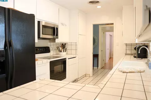 159 E Prosperity Ave, Tulare, CA 93274 photo 9