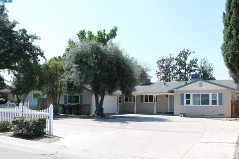 159 E Prosperity Ave, Tulare, CA 93274 photo 3