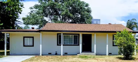 3210 E Kaweah Ave, Visalia, CA 93292 photo 1