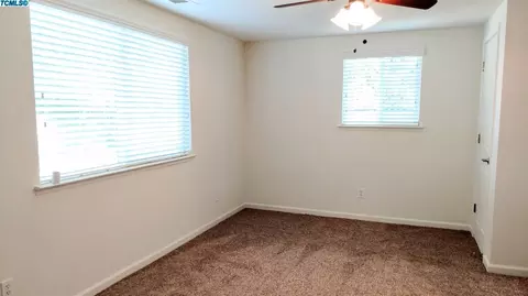 3210 E Kaweah Ave, Visalia, CA 93292 photo 7