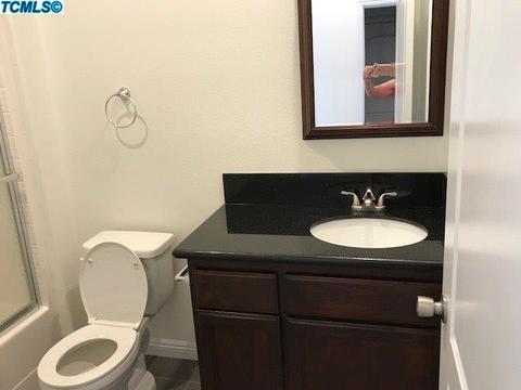 862 N E St, Tulare, CA 93274 photo 4