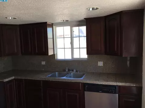 4018 W Cherry St, Visalia, CA 93277 photo 11