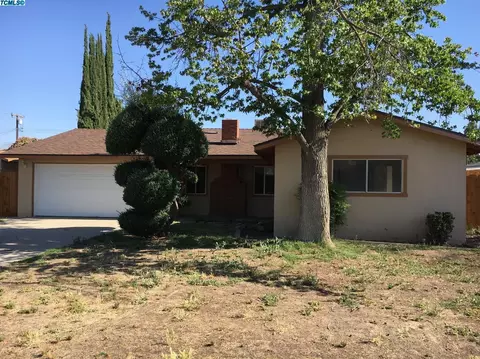 4018 W Cherry St, Visalia, CA 93277 photo 1