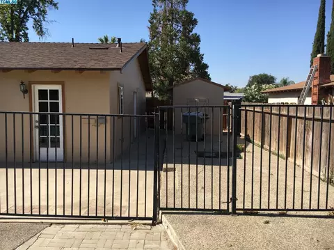 4018 W Cherry St, Visalia, CA 93277 photo 16