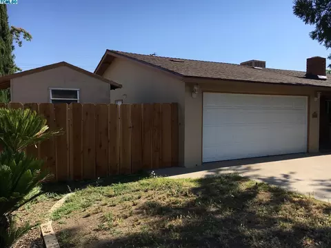 4018 W Cherry St, Visalia, CA 93277 photo 2
