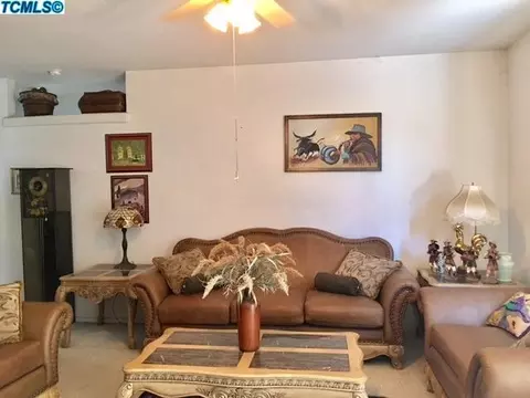 905 Shady St, Lemoore, CA 93245 photo 9