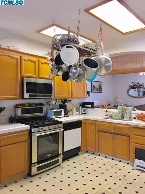 905 Shady St, Lemoore, CA 93245 photo 5
