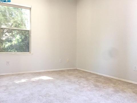 634 Avalon Dr, Lemoore, CA 93245 photo 25