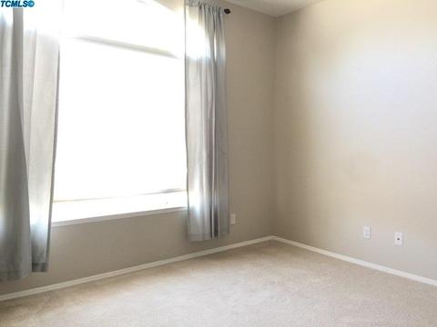 634 Avalon Dr, Lemoore, CA 93245 photo 15