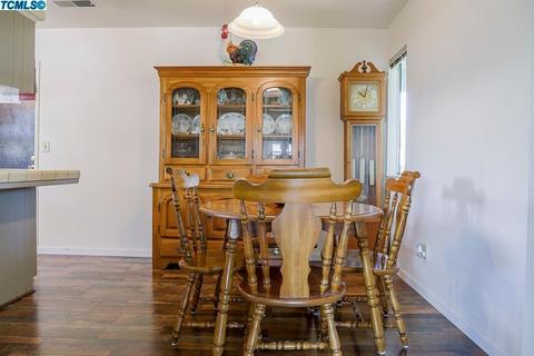 332 E Julia Way, Hanford, CA 93230 photo 8
