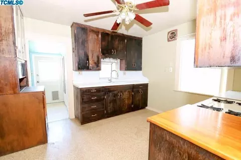 914 E St, Reedley, CA 93654 photo 8