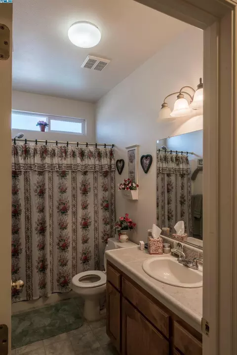 703 Crescent Ln, Lemoore, CA 93245 photo 25