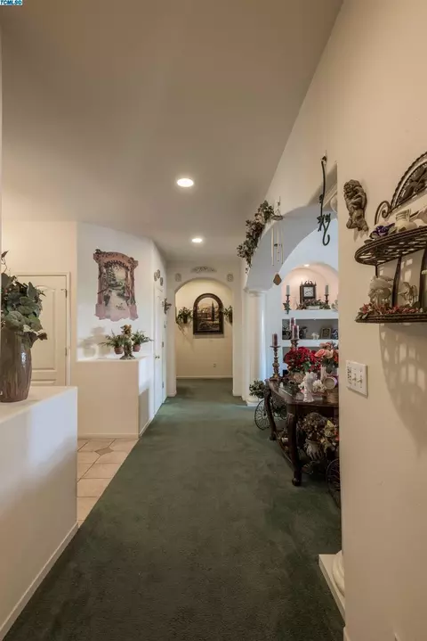 703 Crescent Ln, Lemoore, CA 93245 photo 12