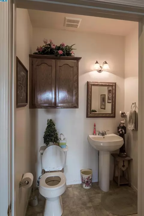 703 Crescent Ln, Lemoore, CA 93245 photo 23