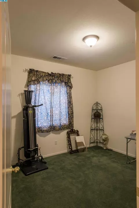 703 Crescent Ln, Lemoore, CA 93245 photo 21