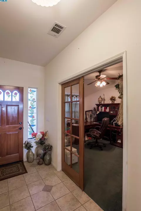 703 Crescent Ln, Lemoore, CA 93245 photo 9