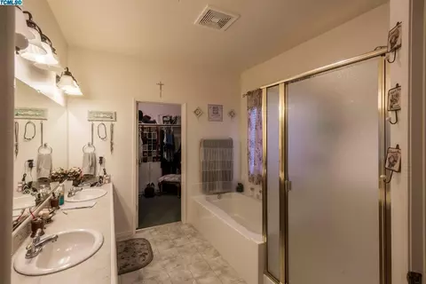703 Crescent Ln, Lemoore, CA 93245 photo 31