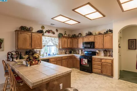 703 Crescent Ln, Lemoore, CA 93245 photo 19