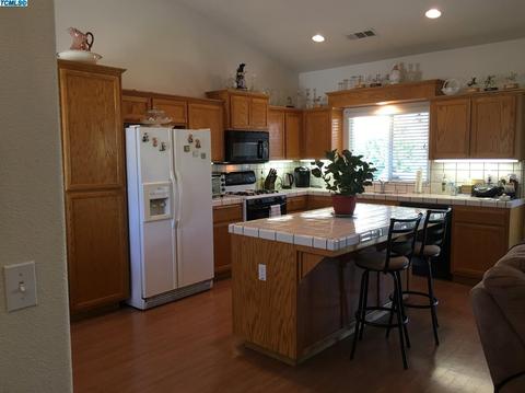 1992 E Levin Ave, Tulare, CA 93274 photo 9