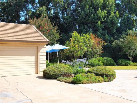 531 E Walnut St, Exeter, CA 93221 photo 4