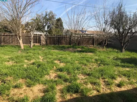 1861 E Olive Way, Dinuba, CA 93618 photo 9