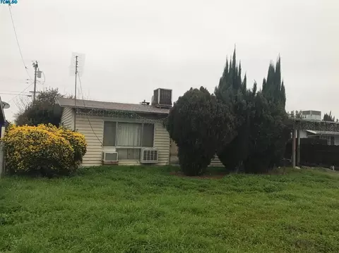 1861 E Olive Way, Dinuba, CA 93618 photo 1