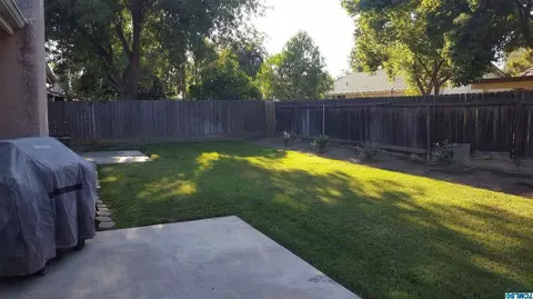 4230 E Feemster Ave, Visalia, CA 93292 photo 23